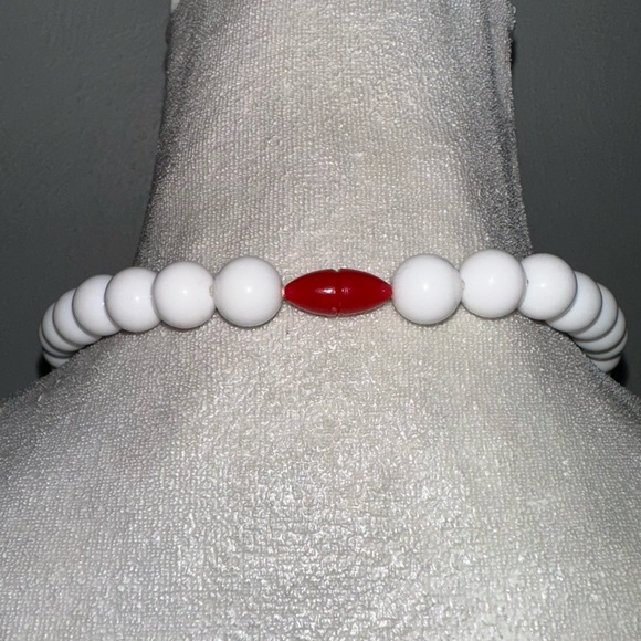 Vintage Red, White, and Gold Beaded Necklace - Picture 6 of 8